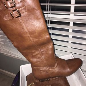 knee boots
